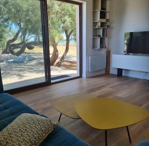 Mas Au Bord De L'etang